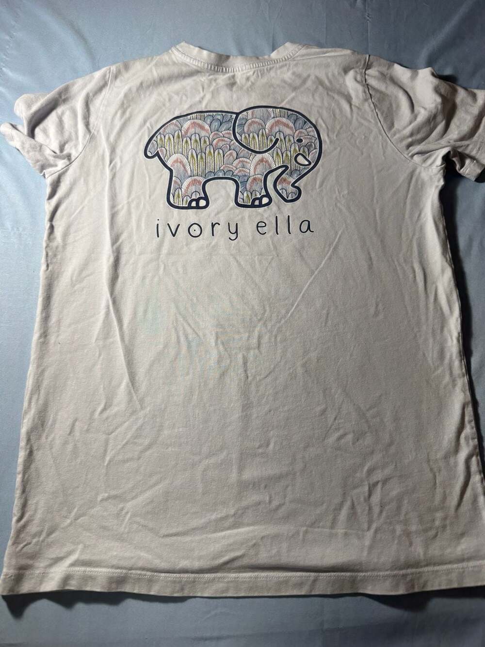Ivory Ella Gray Elephant Pattern Pocket T-Shirt Size L